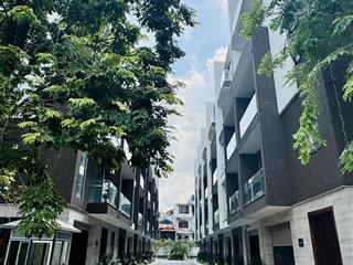 Độc quyền 3 căn suất ngoại giao nhà phố 6 tầng của cđt hdmon long biên  ngang 8m