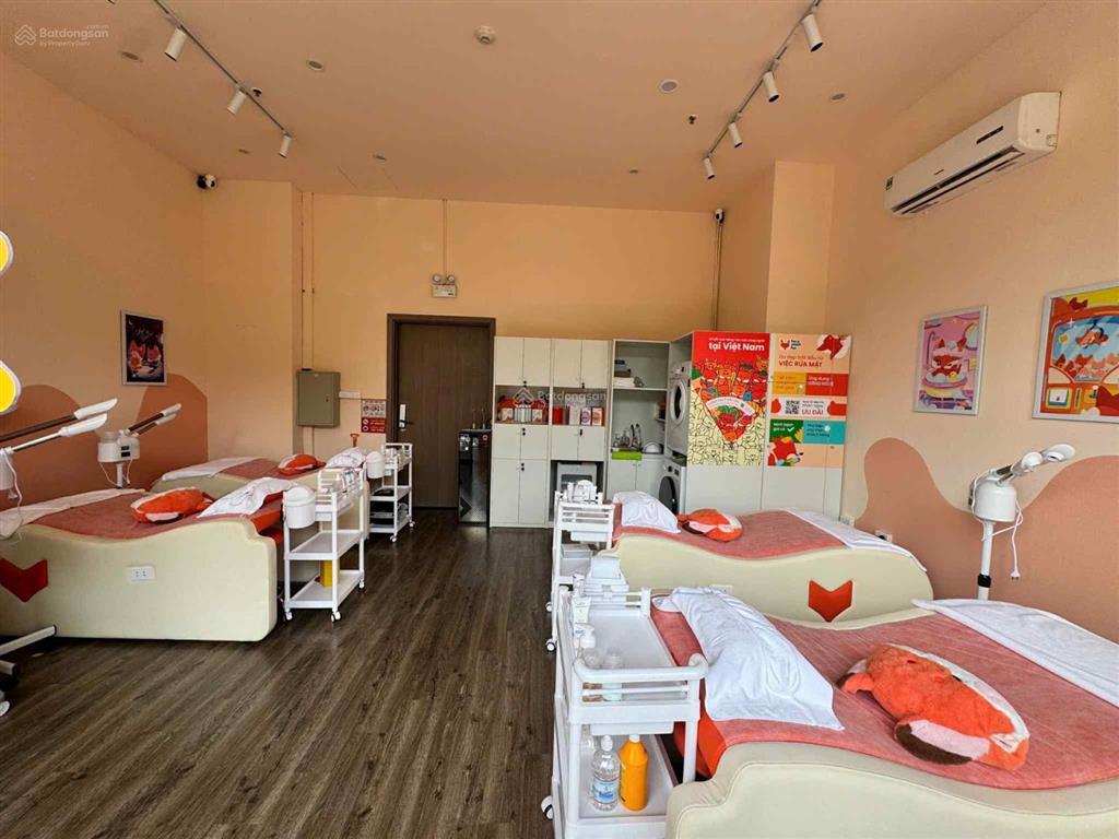 Chính chủ cần bán shop thương mại dòng tiền đều 20tr/tháng chân đế toà nhà vinhome green bay mễ trì