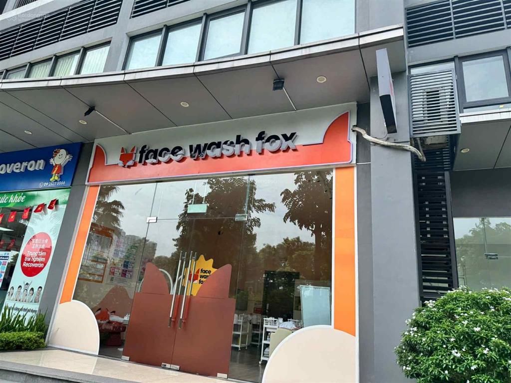 Chính chủ cần bán shop thương mại dòng tiền đều 20tr/tháng chân đế toà nhà vinhome green bay mễ trì