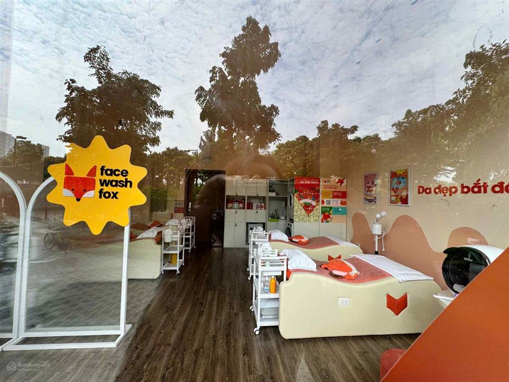 Chính chủ cần bán shop thương mại dòng tiền đều 20tr/tháng chân đế toà nhà vinhome green bay mễ trì