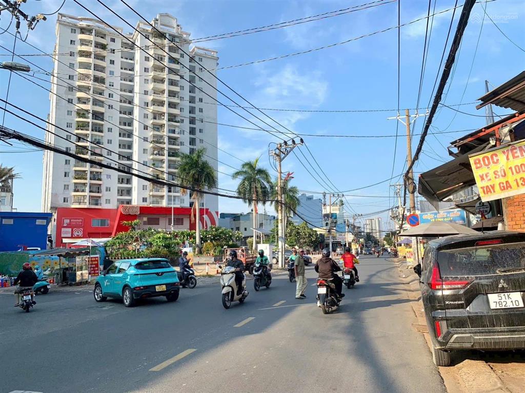 Bán nhà hẻm 6m thông thạch lam, p.phú thạnh, q.tân phú
 diện tích 4m x 21m, vuông vức. 8.9 tỷ tl