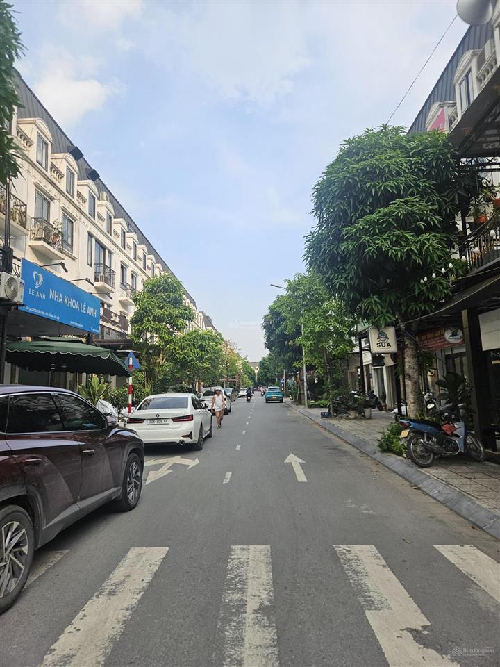 Cần bán liền kề la casta văn phú  2 mặt tiền  kinh doanh, dt 75m2 tầng, mt 5,4m, nhỉnh 20 tỷ