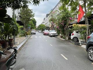 Bán liền kề la casta  văn phú  2 mặt tiền  kinh doanh sầm uất, dt 88m2  mt 5m.