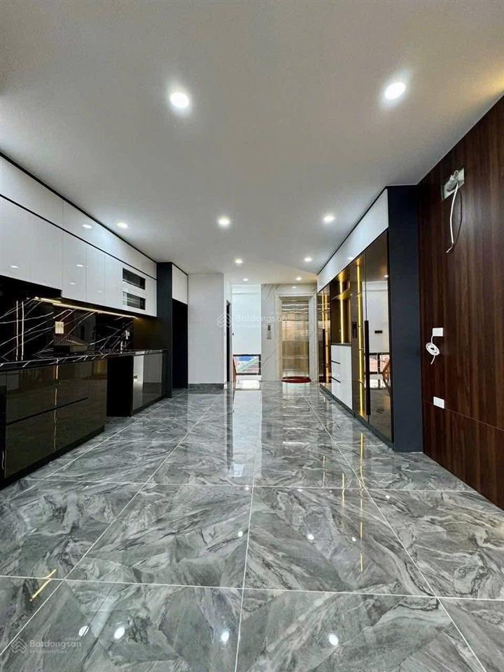 Bán nhà liền kề văn phú,dt 65m 6 tầng,vị trí trung tâm quận,nhỉnh 16 tỷ.