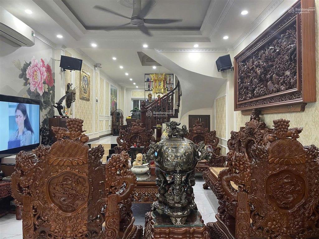 Chính chủ gửi bán gấp liền kề văn phú,ngay tháp đồng hồ,ko lỗi lầm,dt 90m 5 tầng,nhỉnh 2x tỷ
