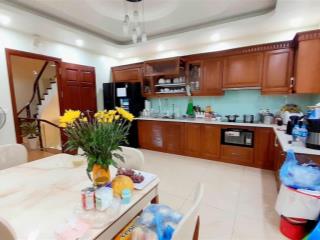 Chính chủ gửi bán liền kề kđt văn phú  trục kinh doanh, thang máy, dt 90m2  5t, hoàn thiện đẹp