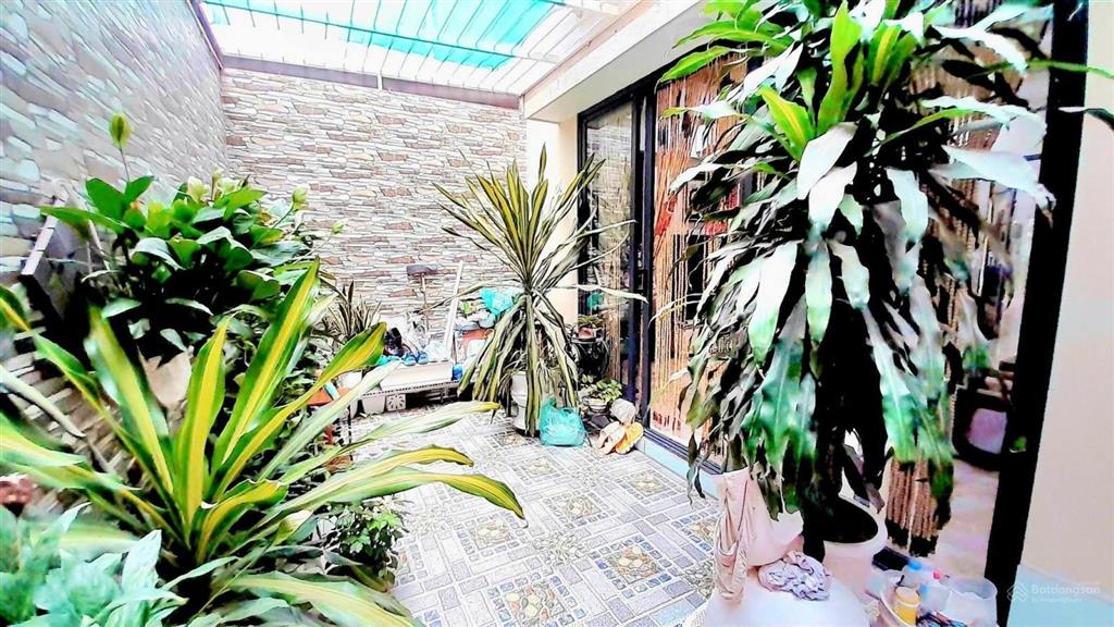 Chính chủ gửi bán liền kề kđt văn phú  trục kinh doanh, thang máy, dt 90m2  5t, hoàn thiện đẹp