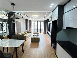 Chính chủ gửi bán nhà phân lô,dt 45m 7 tầng,thang máy,tặng full nội thất xịn,giá cực tốt.