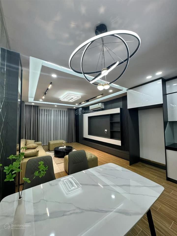 Chính chủ gửi bán nhà phân lô, dt 50m2  7 tầng, thang máy, tặng full nội thất xịn,nhỉnh 19 tỷ