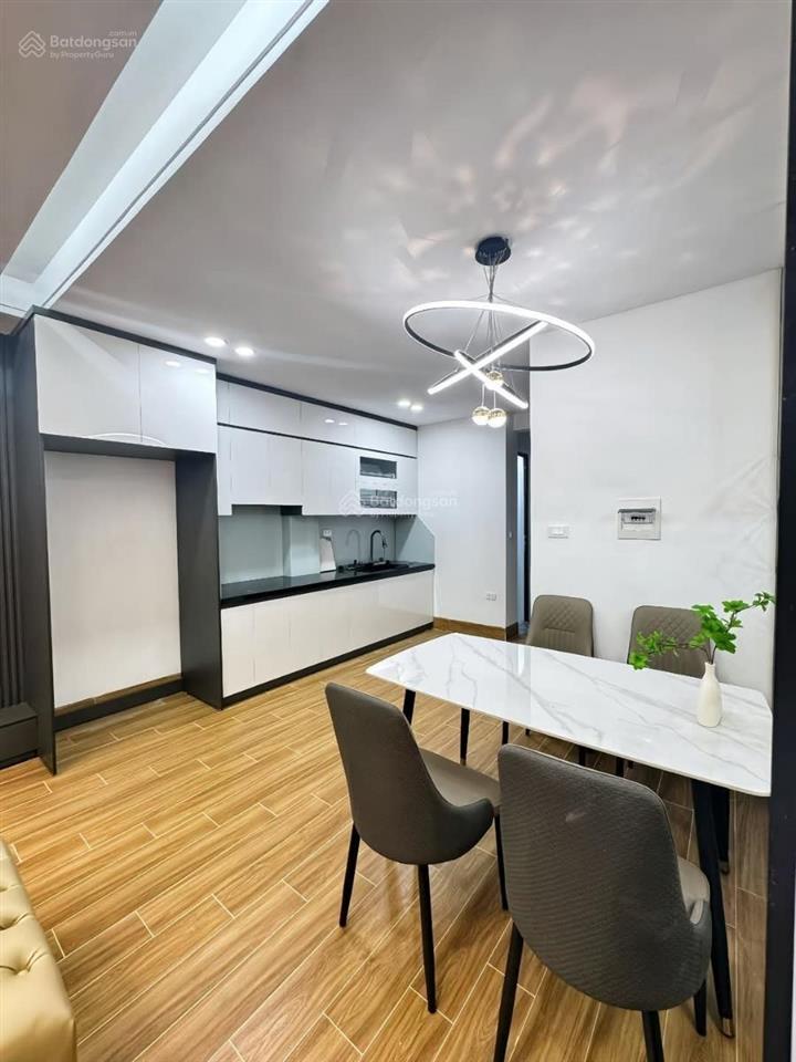 Chính chủ gửi bán nhà phân lô, dt 50m2  7 tầng, thang máy, tặng full nội thất xịn,nhỉnh 19 tỷ