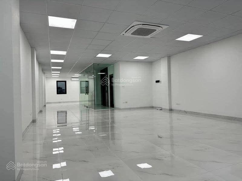 Bán gấp tòa nhà văn phòng vạn phúc, 7 tầng, thang máy, có hầm, dt 85m2  mt 8,5m