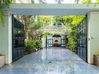 Phường cống vị  bán nhà 4 tầng  ô tô tránh dt 400m2  giá 100 tỷ