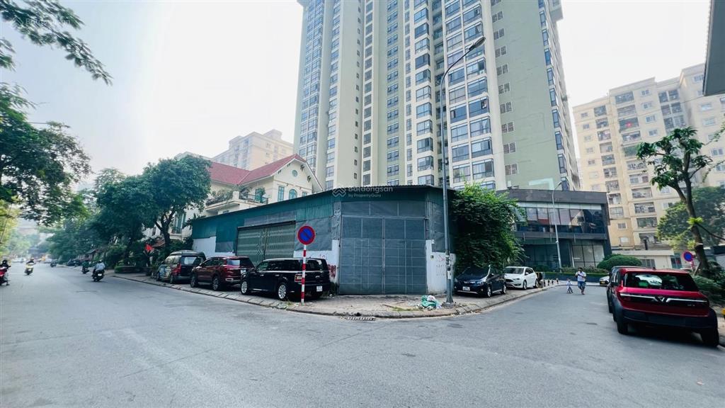 Lạc long quân  bán đất  dt 95m2 x mt 5m  giá 48 tỷ