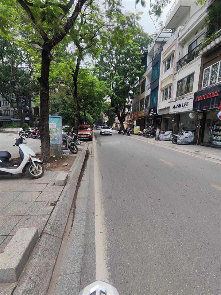 Nhà 4 tầng 1208m2 giá 400 tỷ tại mặt phố đội cấn