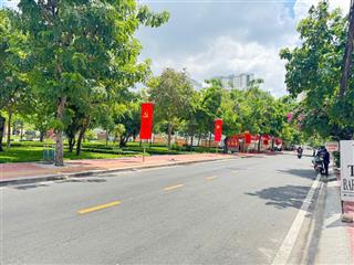 Nhà mặt tiền mới xây đối diện cv kdc cao lỗ p4 quận 8. nhà gần tttm prac mall, nhà có thang máy