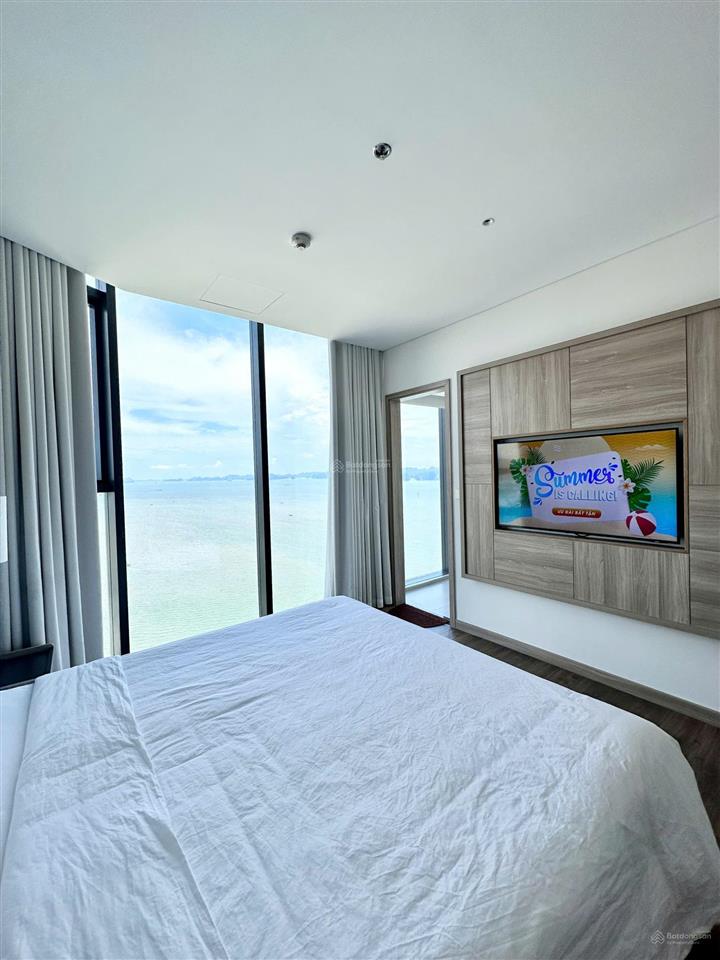 Bán căn studio a la carte 45 m2, view chính biển, nội thất 5 sao, sổ đỏ, vận hành tốt giá 2,8x tỷ