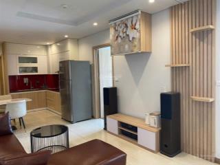 Bán căn 1 ngủ lớn, 2 ban công mã 28, tầng cao, hướng bc đông nam, full đồ giá 1.5 tỷ.  0965 868 ***
