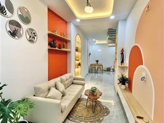 Nhà mới 2 tầng + Sân vườn 32m2 – Phạm Văn Đồng QV