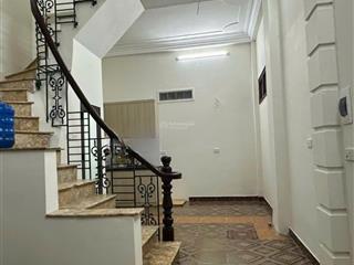 Mình cần cho thuê gấp nhà ngõ cc 424 thụy khuê, phường bưởi, 35m2 x 4t, 12 triệu, ở ngay
