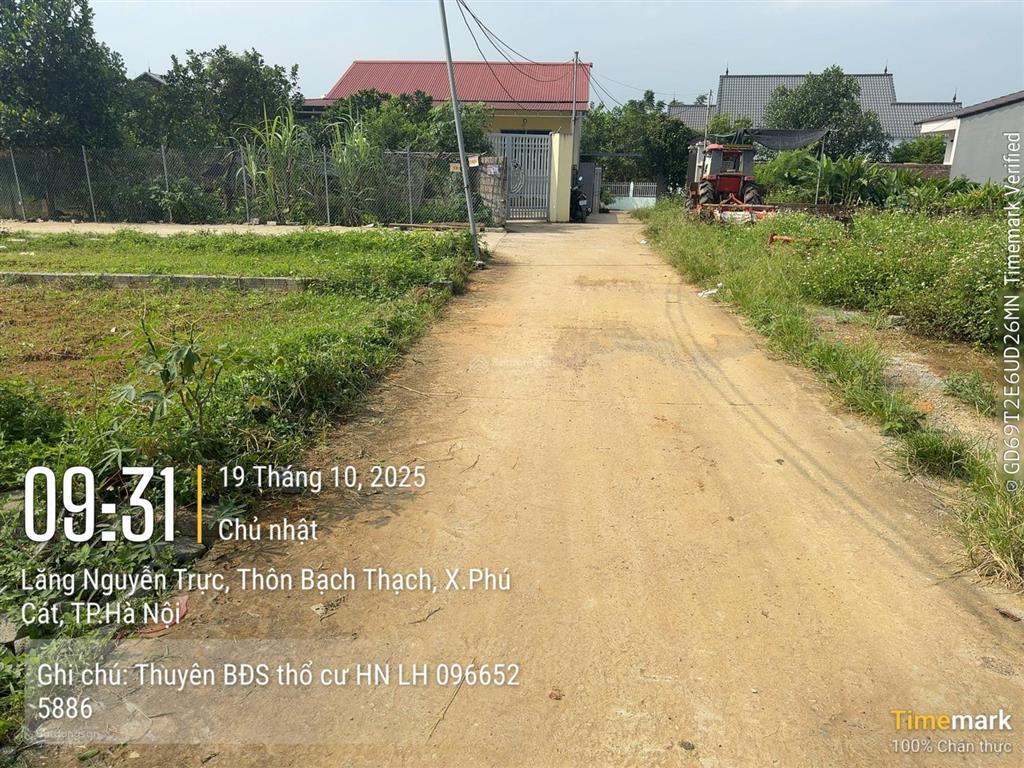 Cc bán 191,9m2 (thổ cư 140m2)giá chỉ 2,7 tỷ gần hồ, gần trục chính liên huyện hòa thạch quốc oai