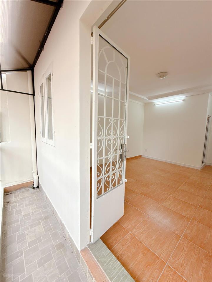 Tân quy quận 7 nhà 3 tầng dt sàn 89m2 , cách 3m ra mặt tiền đường số chỉ nhỉnh 4ty