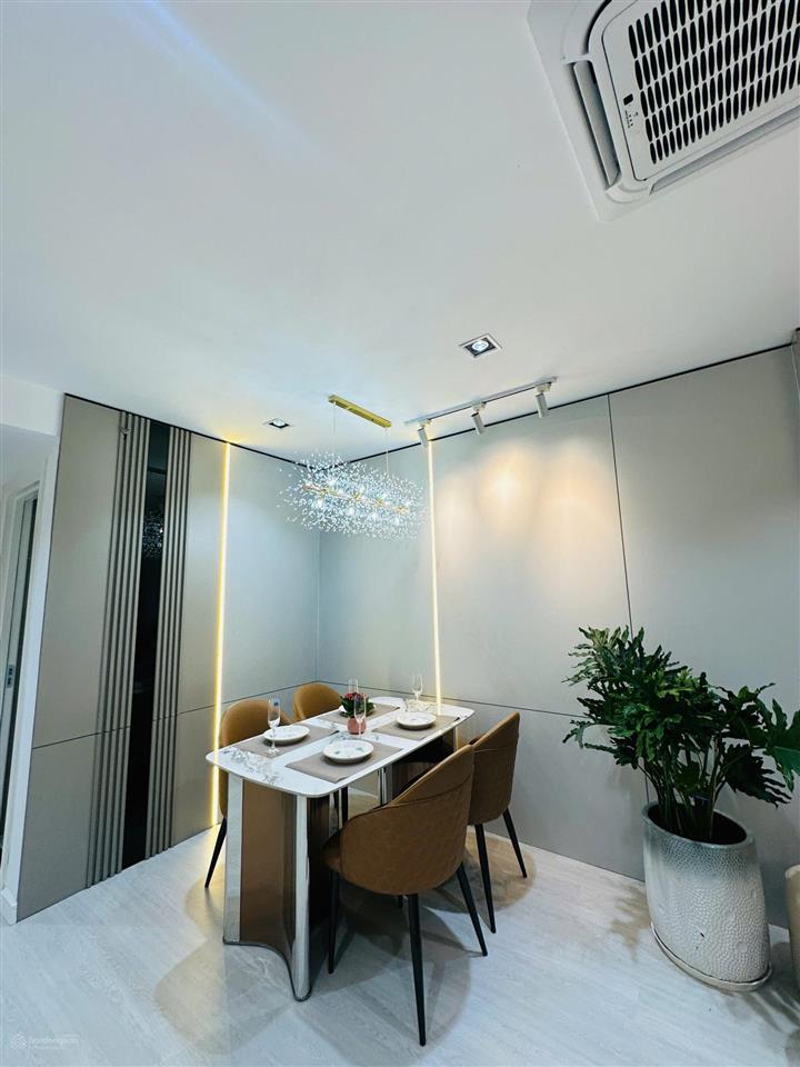 Căn hộ sổ hồng tầng 28 dqua nội thất siêu đẹp mới keng, view xéo biển giá 4 tỷ 950