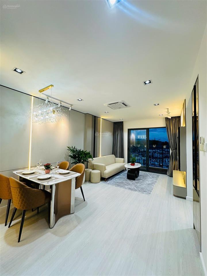 Căn hộ sổ hồng tầng 28 dqua nội thất siêu đẹp mới keng, view xéo biển giá 4 tỷ 950