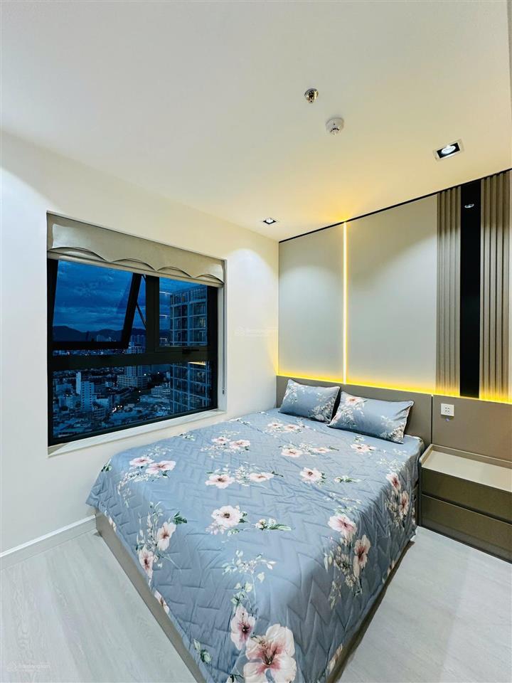 Căn hộ sổ hồng tầng 28 dqua nội thất siêu đẹp mới keng, view xéo biển giá 4 tỷ 950