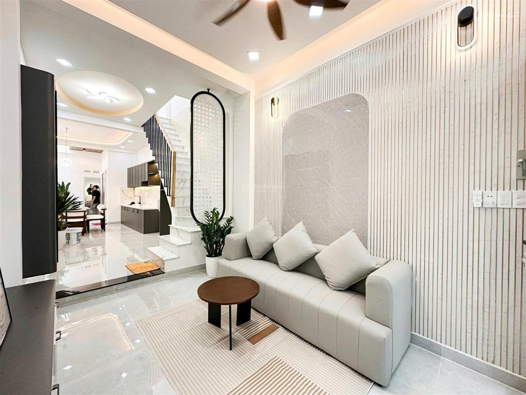 Hẻm 6m  khu vip bàu cát 2  4 tầng, 5x18  cam kết chuẩn 100%