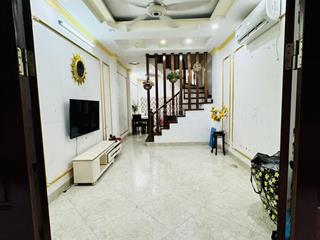 Chính chủ cho thuê dài hạn nhà rất mới tại số 53 ngõ 43 chùa bộc, đống đa. mt 3,8m, nhà 4t, 4pn
