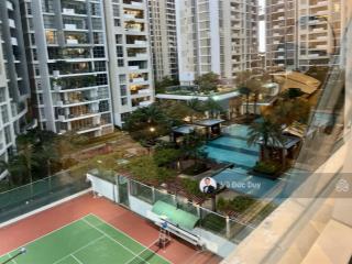 Bán căn 3pn ban công rộng, cho người đánh tennis. diện tích lớn 171m2, phòng khách lớn, đẹp, mới