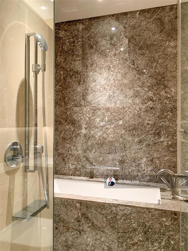 Cho thuê 2pn the marq quận 1, mới 100%, giường rộng trần cao, view lm81, vị trí trung tâm, full đẹp