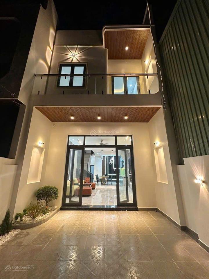 Định cư mỹ, anh chủ bán căn nhà mái thái 5x21m mới xây trong kdc bửu long. gần đại học lạc hồng