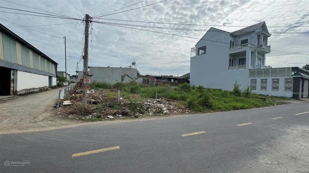 Chính chủ bán cặp góc 2 mặt tiền đường lớn kinh doanh buôn bán. ngay gần cây xăng 75 quân đội