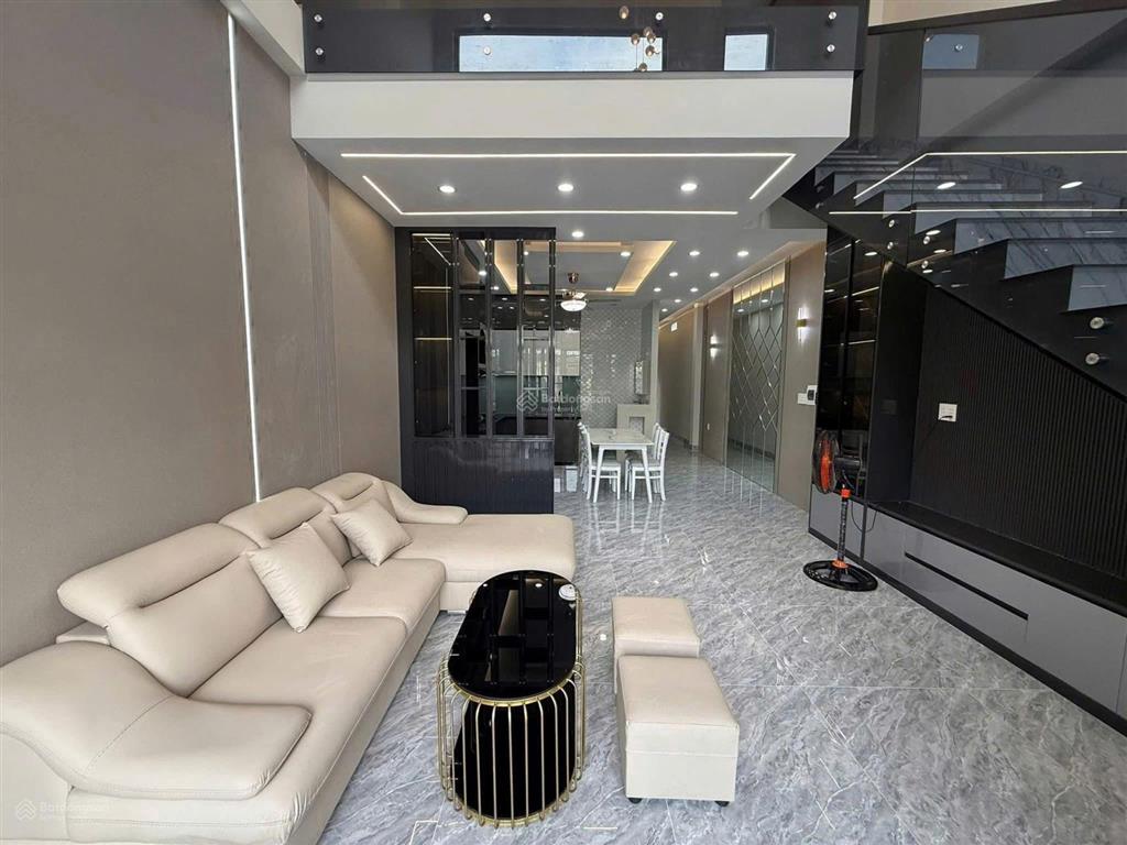 Xuất hiện căn nhà lửng 100m2 ngay kdc sư đoàn 370, cổng 2 sân bay biên hòa