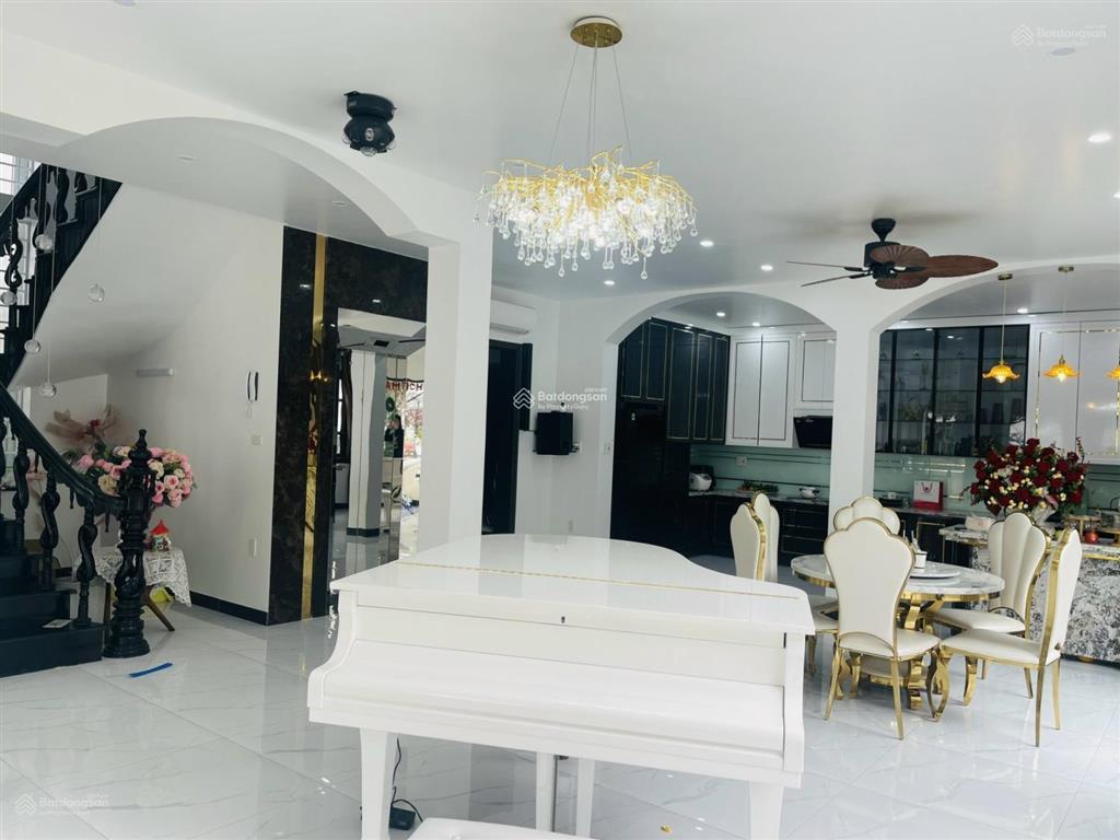 Bán căn biệt thự góc 2 mặt tiền, dt 326m2 xây 4 tầng thang máy, full nội thất khu bt sao đỏ