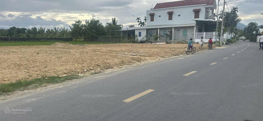 Mặt tiền đường nhựa đồng giữa diên điền diên khánh