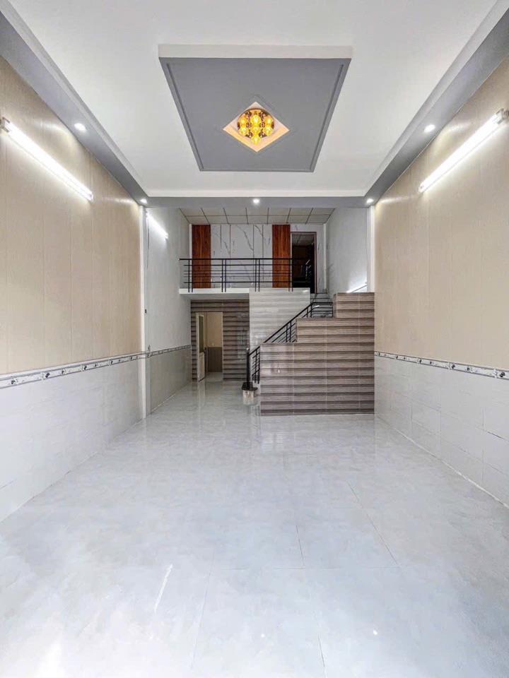 BÁN NHÀ 1TRỆT 1LỮNG, mới đẹp, mua vào ở ngay. TRỤC CHÍNH Hẻm Xe hơi tới nhà