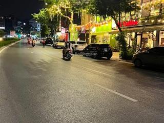 Mặt phố hoàng cầu 220m2x9t. mt11m.vị trí đẳng cấp view hồ,sổ vuông k lỗi phong thuỷ chỉ 500tr/m