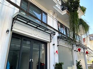 Hiếm, không có căn thứ 2 tại long biên, lô góc 91m2, mt4.5m, ô tô tránh thông, 3 thoáng giá 13.4 tỷ