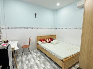 Bán lỗ nhà ký con, phú nhuận. giá 3,28 tỷ, dt 60m2, sang tên ngay, hẻm xe hơi 4m rộng rãi