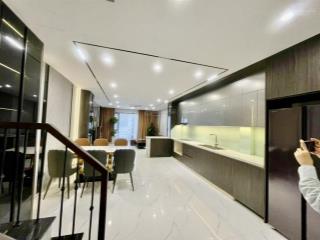 Bán nhà việt hưng 68m2hơn 13 tỷ6 tầng thang máymt 5mgara ô tôlô gócsổ vuông