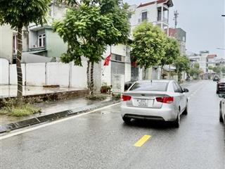 Bán thửa đất kim cương quận long biên 69m2mặt tiền 6.2m15 tỷkinh doanhô tô tránhvĩa hèlô góc