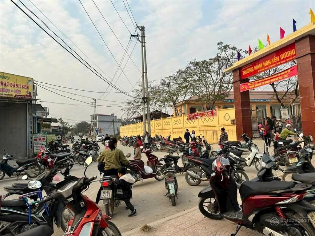 Em bán lô đất diện tích 120m2, mặt tiền 6m đất đấu giá nhà nước đẹp ko lỗi lầm.