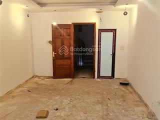 Bán nhanh căn nguyễn phúc chu, p. 15, q. tân bình giá 1tỷ950tr ô tô đi vào thoải mái.  thuý