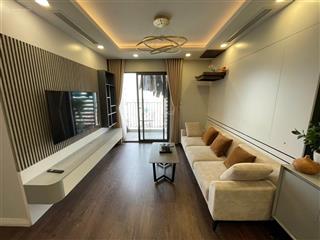 Hàng hiếm  bán căn 2pn  70.5m2 tầng cao view trọn hồ starlake. full nội thất. sẵn sổ lâu dài
