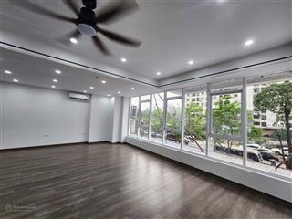 Bán nhà tầng 2 thuận tiện vừa kinh doanh vừa ở view ngã tư hh1b linh đàm 71m2, giá 2,9 tỷ