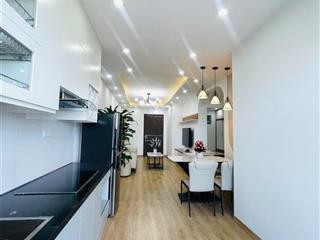Bán căn 2 phòng ngủ 61,5m2, sổ đỏ full nội thất, tầng trung, chỉ nhỉnh 4 tỷ tại vp5 linh đàm