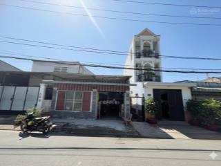 Mặt tiền đường nhựa 16m ,ôtô ngủ nhà ,khu di tích láng le,1 đời,dt 403m2 ,shr nở hậu hơn 20tr/m2 .