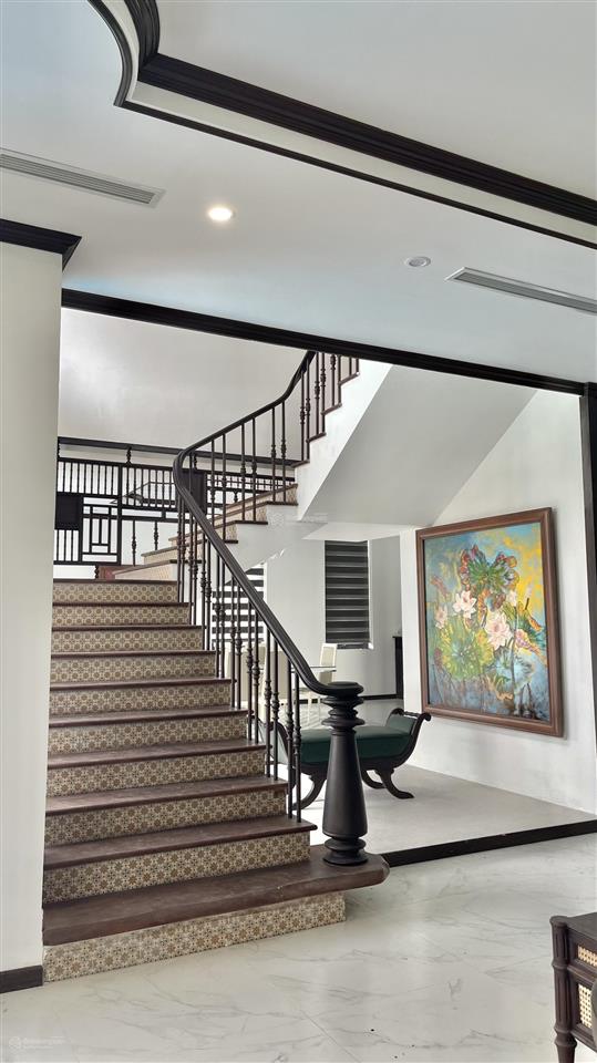 Sắp phá sản cần bán gấp căn 1000m2, vị trí hoa hậu tại ivory hòa bình